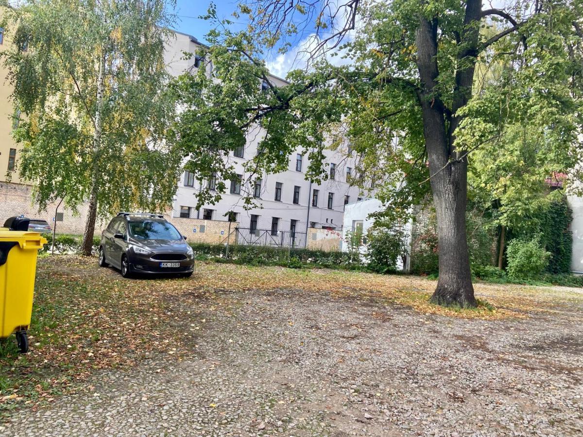Apartment Elegant In Historical Centre & Free Locked Parking Riga