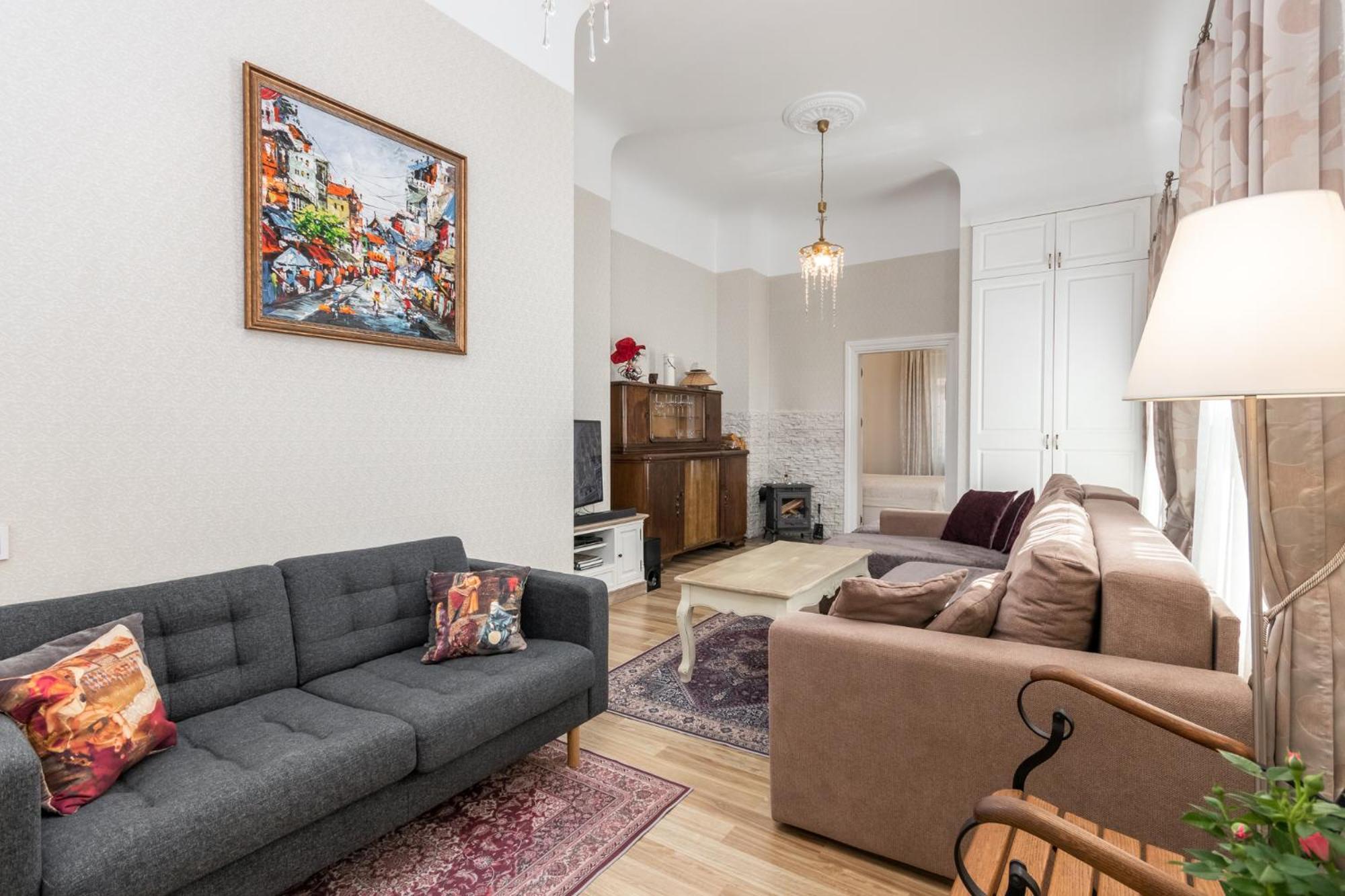Apartment Elegant In Historical Centre & Free Locked Parking Riga