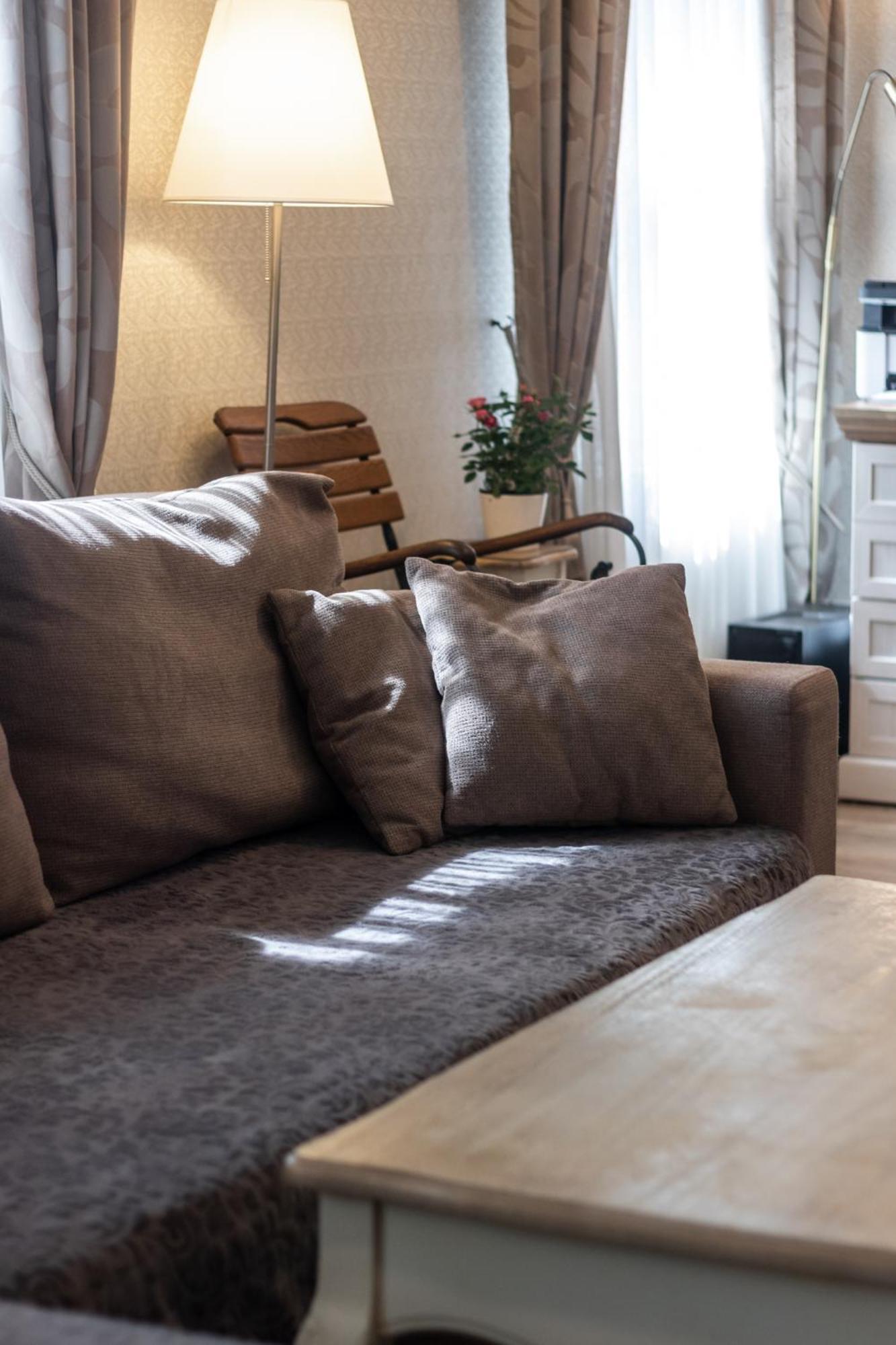 Elegant In Historical Centre & Free Locked Parking Apartment *