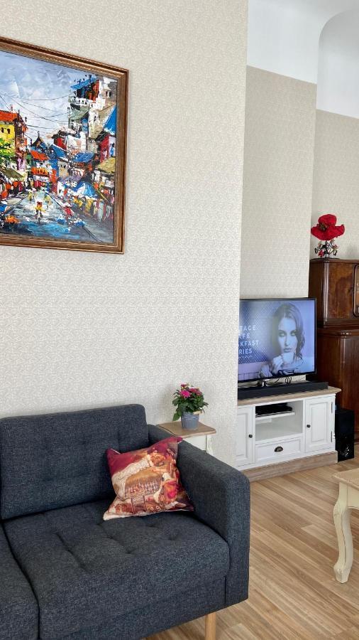 Elegant In Historical Centre & Free Locked Parking Apartament *